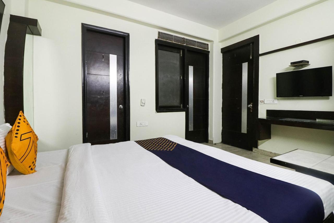 Spot On Hotel Grace Near Star Mall Gurgaon Extérieur photo