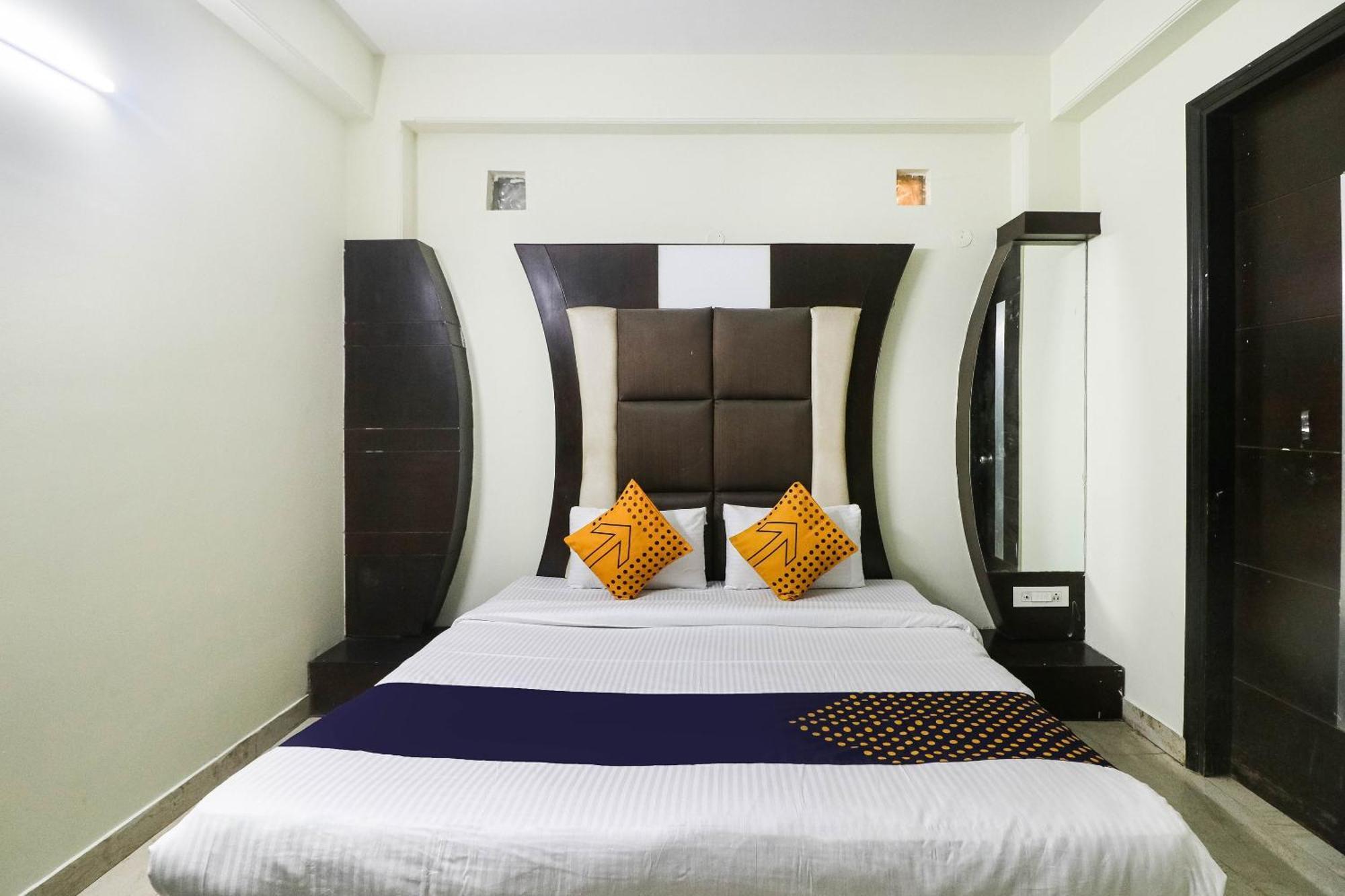 Spot On Hotel Grace Near Star Mall Gurgaon Extérieur photo