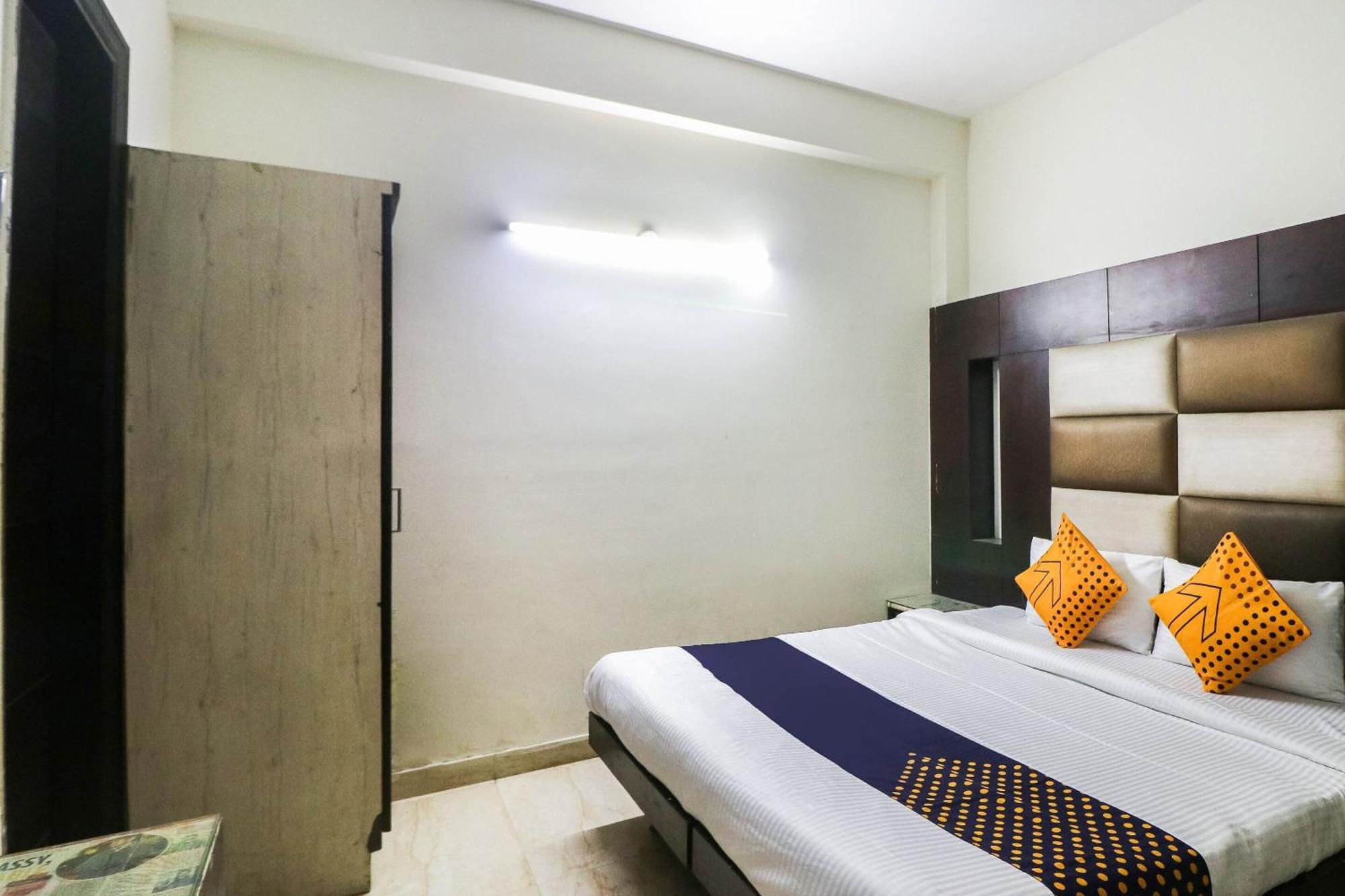 Spot On Hotel Grace Near Star Mall Gurgaon Extérieur photo